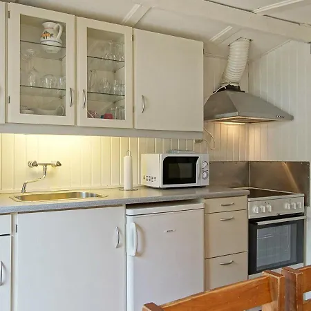 Holiday X Neksø